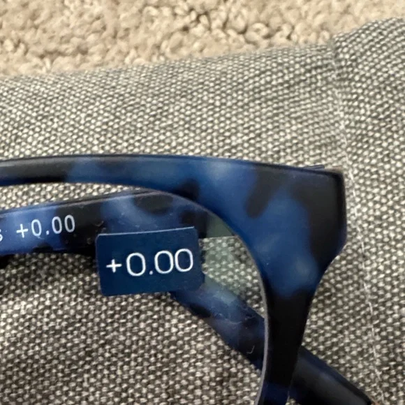 Peepers Blue Canyon Blue Light Filtering No correction Glasses, NWT - Picture 4 of 6